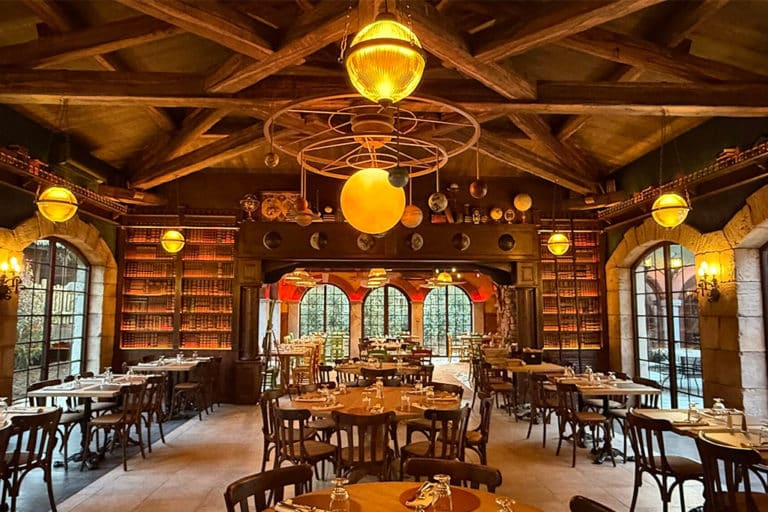 Cabaïana hotel at Nigloland theme park where Mega Hertz installed 8 x CloudPower CP354